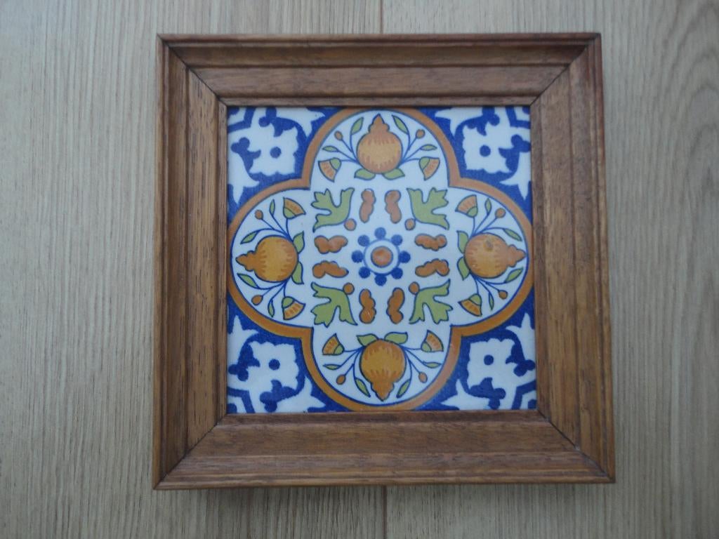 Mooie ingelijste gave Pompadour tegel, Ophalen of Verzenden
