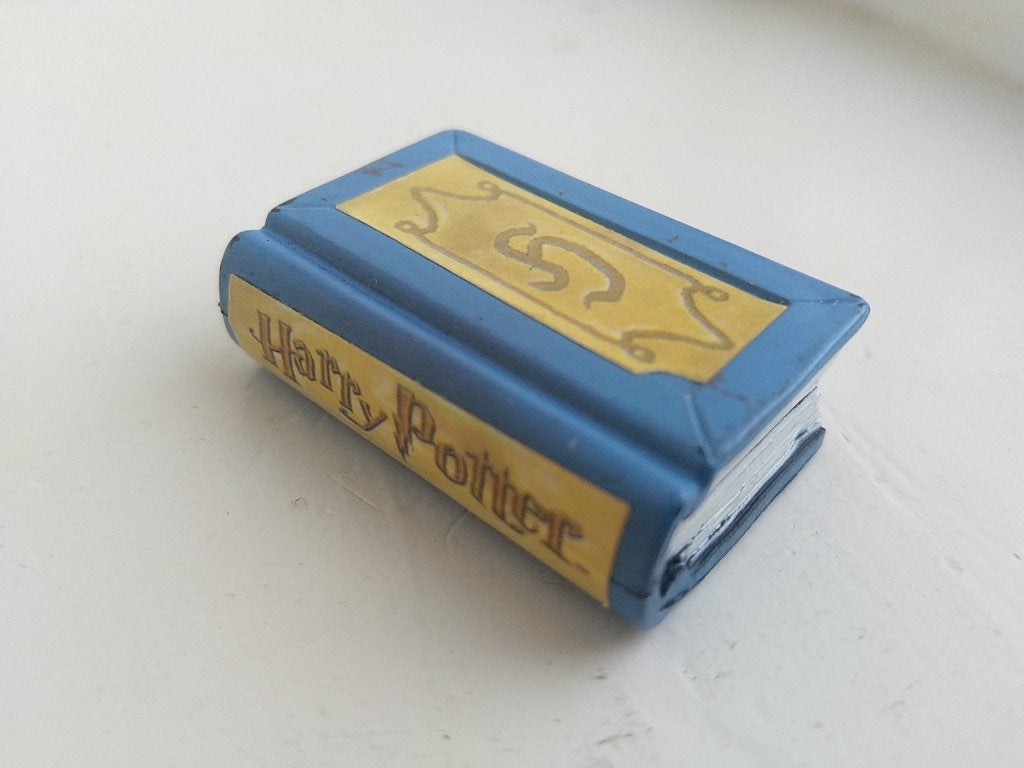 Harry Potter Kunststof Mini Geheim Doosje / Boekvorm 4,7 cm, Verzamelen, Harry Potter, Ophalen of Verzenden, Actiefiguurtje