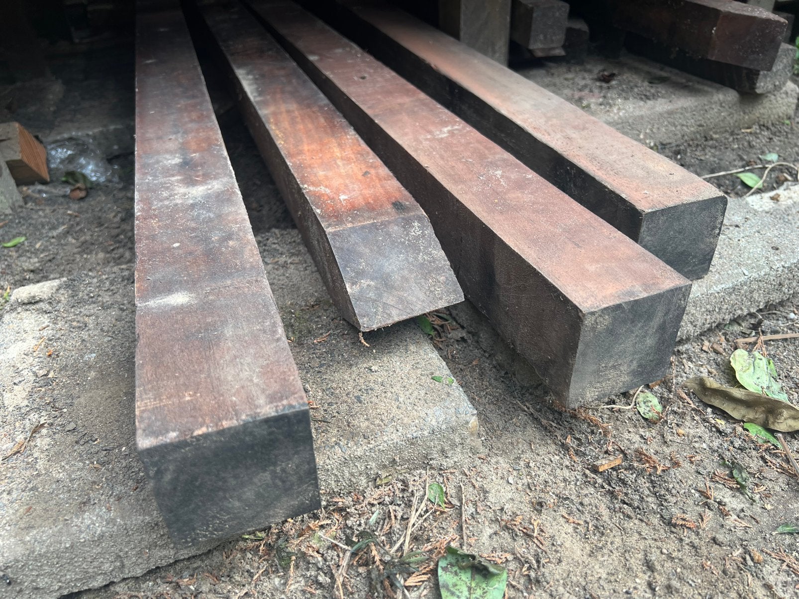 Partij tuinpalen Hardhout 53st - 200cm 150cm 100cm 5x5 7x7, Tuin en Terras, Palen, Balken en Planken, Ophalen, Palen, Zo goed als nieuw