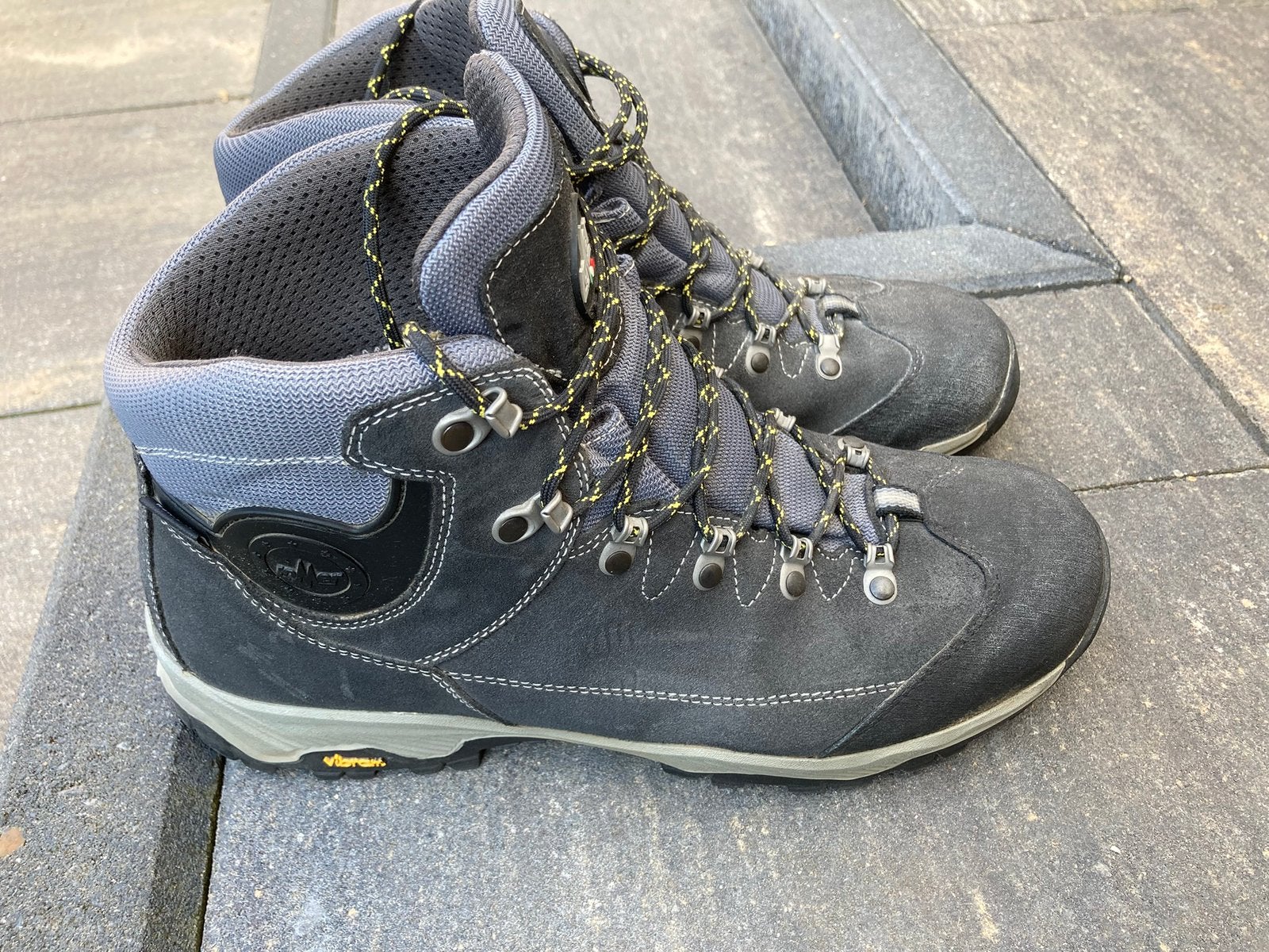 Lomer wandelschoen, maat EU 43 vibram zool, Ophalen, Zo goed als nieuw, Schoenen