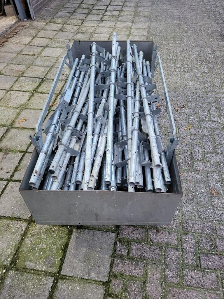 Valbeveiligingsbuizen in bok, Ophalen