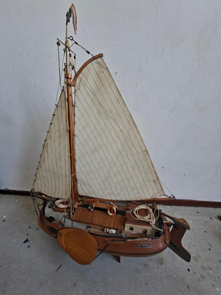 Boot Utopia Rotterdam - Prachtig gedetailleerd model, Hobby en Vrije tijd, Modelbouw | Boten en Schepen, Ophalen, Gebruikt, Groter dan 1:32
