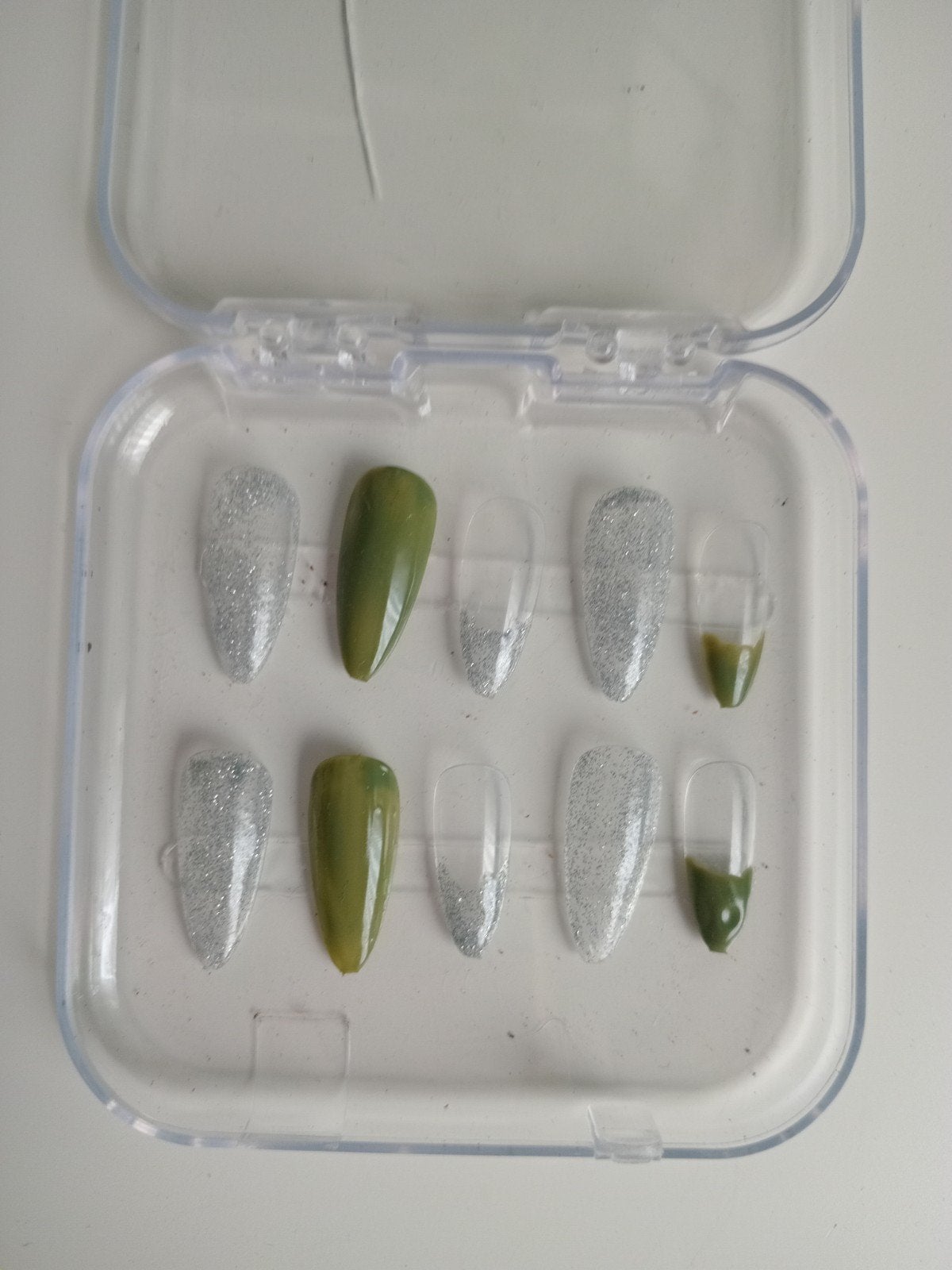 Nepnagels met lijm - Groen en Glitter, Ophalen of Verzenden, Zo goed als nieuw, Overige typen