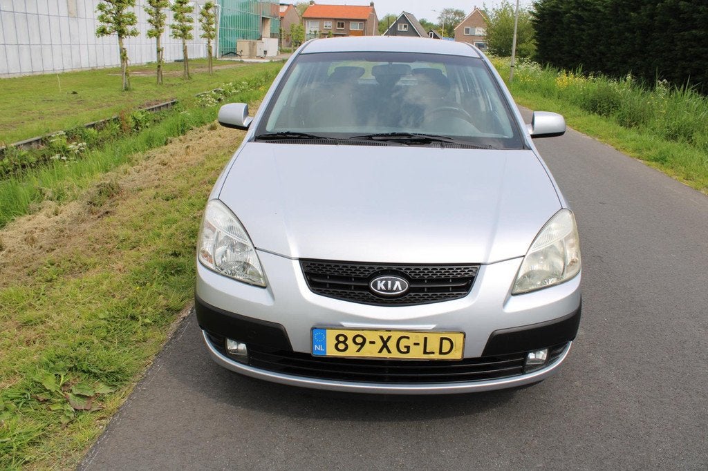 Kia Rio 1.6 CVVT X-ecutive 5 Drs met Climate control, Voorwielaandrijving, Gebruikt, 1599 cc, 4 cilinders