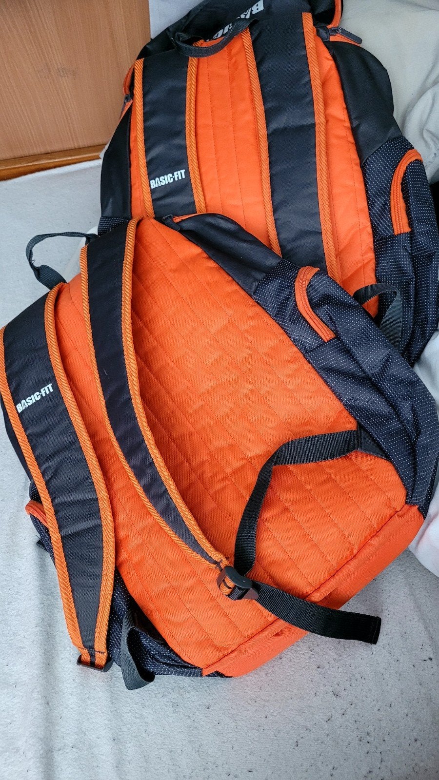 Basic-Fit rugzak - Zwart/Oranje, Sieraden, Tassen en Uiterlijk, Tassen | Rugtassen, Ophalen of Verzenden, Nieuw, 25 tot 40 cm