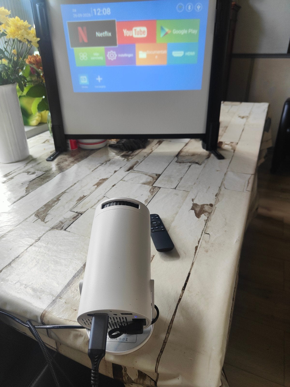 Compacte Smart Projector met Android OS en Afstandsbediening, LED, Ophalen of Verzenden, Zo goed als nieuw, Overige resoluties