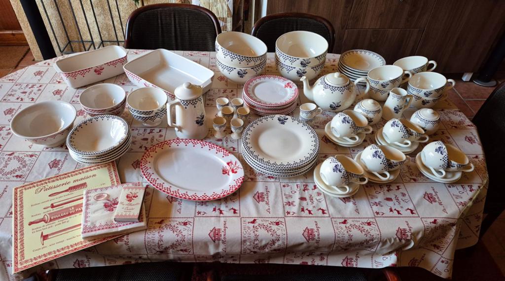 Uitgebreid servies van Comptoir de Famille, Huis en Inrichting, Keuken | Servies, Zo goed als nieuw, Compleet servies, Overige stijlen