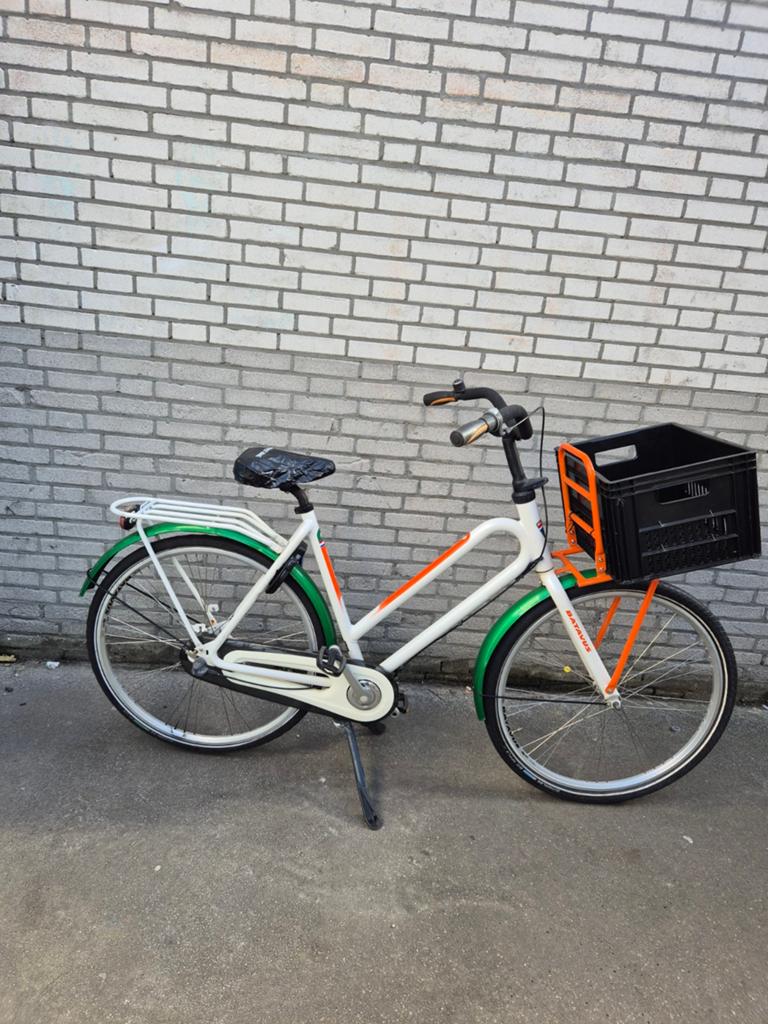 Batavus transportfiets met krat - Gebruikt, Fietsen en Brommers, Fietsen | Dames | Damesfietsen, Gebruikt, Velgrem, Versnellingen