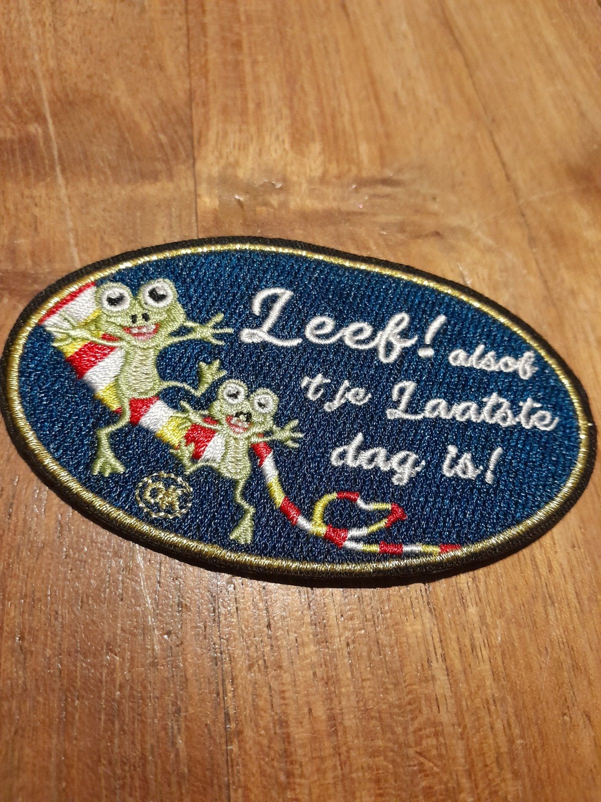 Geborduurde patch: Leef! alsof 't je laatste dag is!, Ophalen of Verzenden, Zo goed als nieuw, Overige applicaties