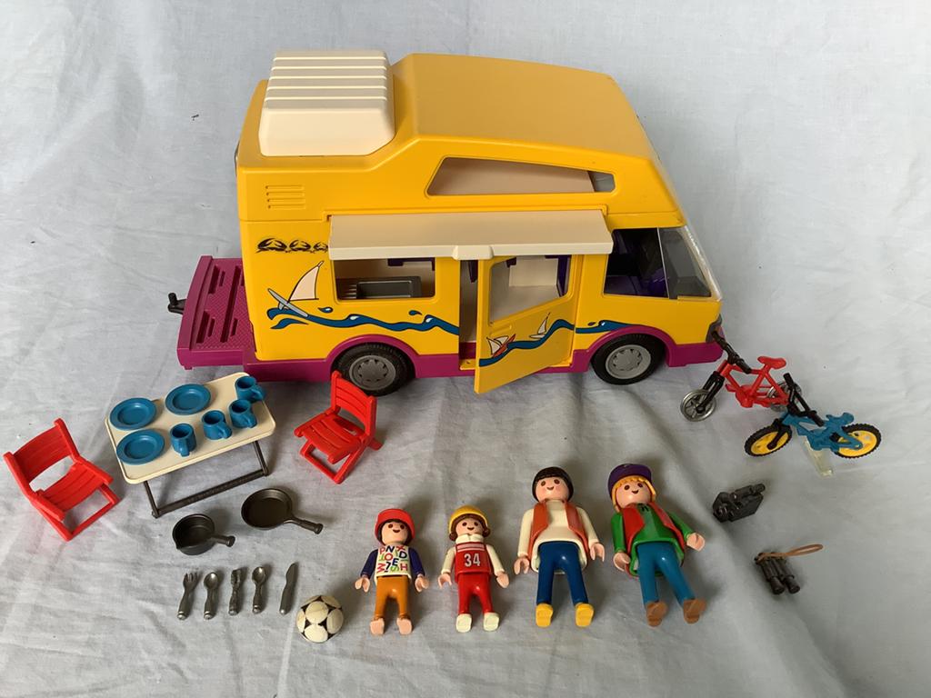 Playmobil 3945 Camper met accessoires en figuren, Ophalen of Verzenden, Gebruikt