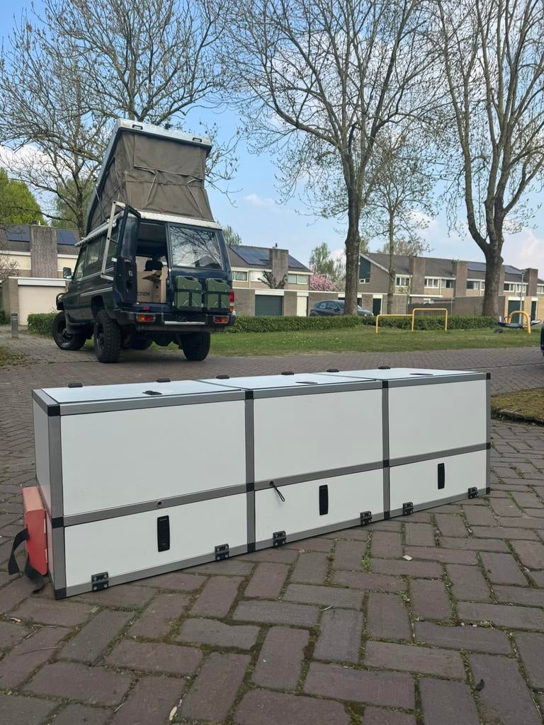 Kast (bank) met kussens 4x4 minivan overlander trespa, Ophalen