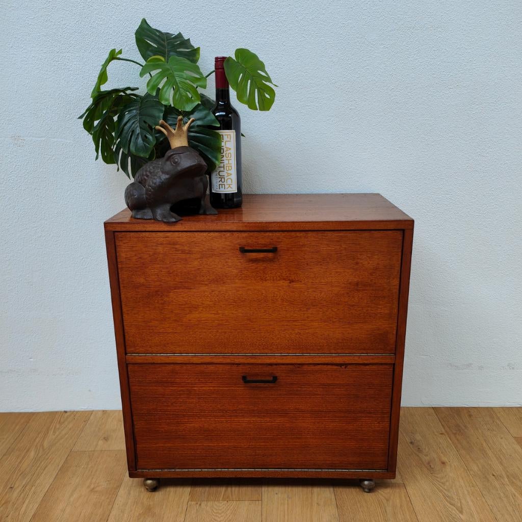Vintage Klepkastje schoenenkastje, bijzetkastje, Valkenswaard, Gebruikt, Info@flashbackfurniture.nl, Flashback Furniture