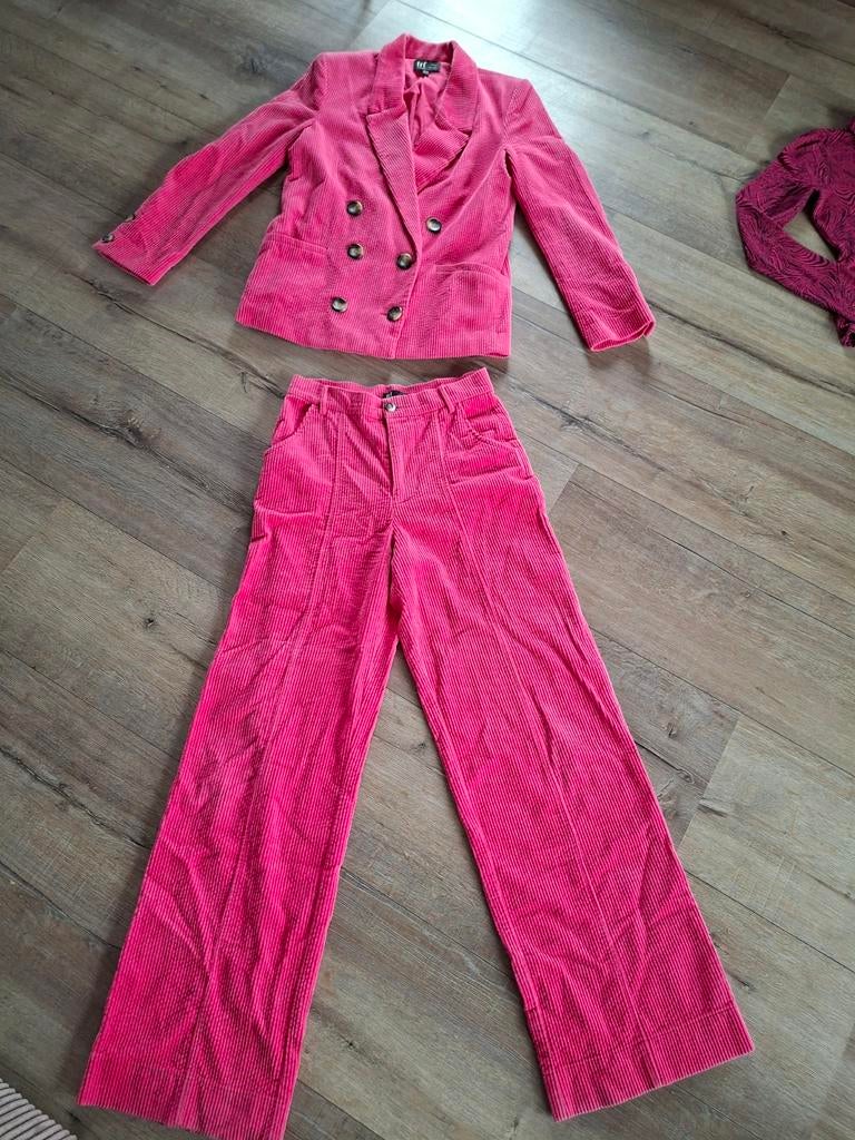 Zara corduroy pak felroze - Maat M/L, Kleding | Dames, Jasjes, Kostuums en Pakken, Zara, Ophalen of Verzenden
