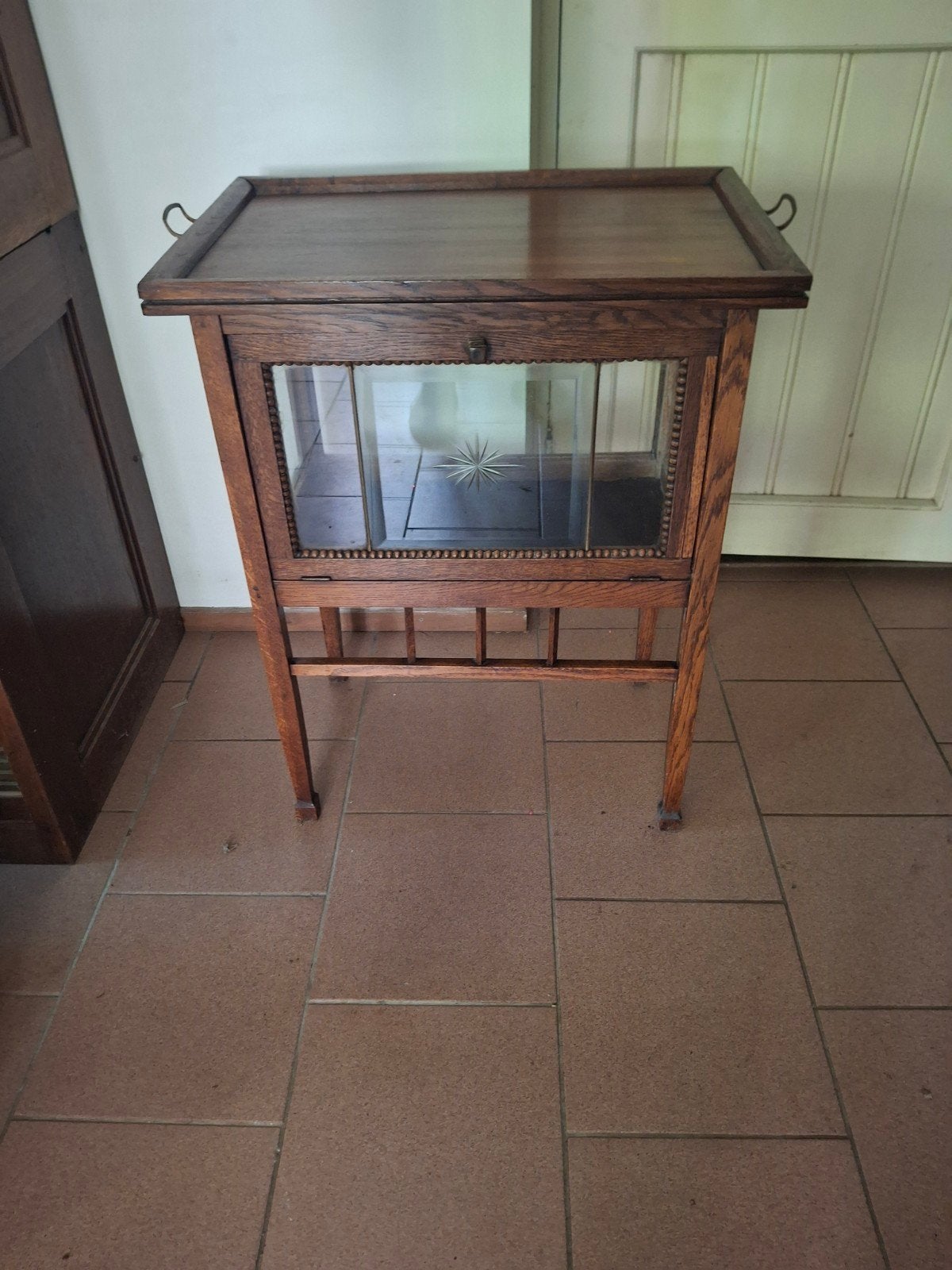 THEEKASTJE MET DIENBLAD, Huis en Inrichting, Tafels | Sidetables, Ophalen, 25 tot 50 cm, Rechthoekig