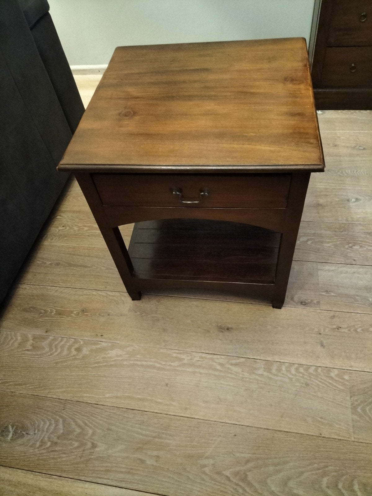 Bijzettafel donker teakhout 60cm hoog, 55x55cm, Ophalen, Gebruikt, Vierkant, 55 tot 75 cm