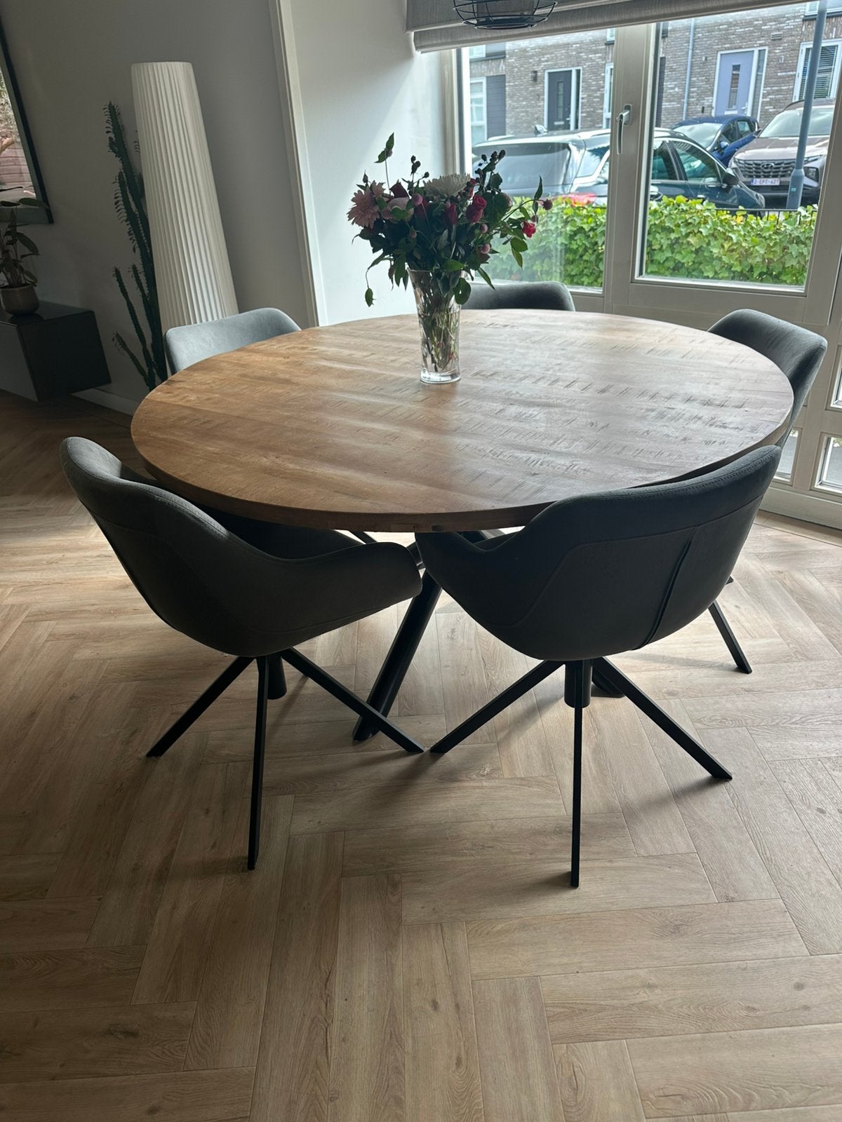 Eettafel mango hout rond 1.50m (evt. met eetkamerstoelen), Ophalen, Zo goed als nieuw, Rond, 100 tot 150 cm