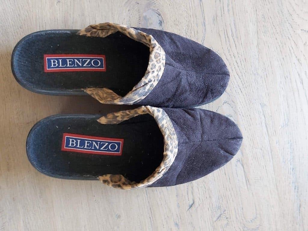BLENZO ZWARTE DAMES PANTOFFELS maat 40 zo goed als nieuw, Zwart, Blenzo, Ophalen of Verzenden, Zo goed als nieuw