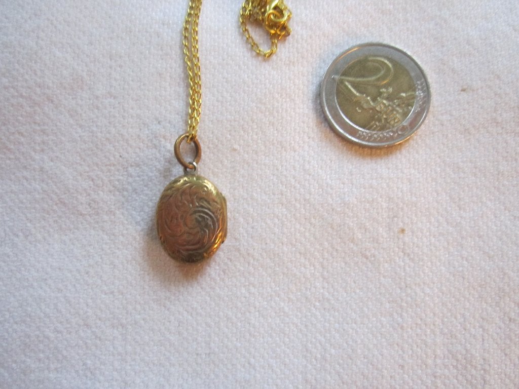 24.  Oud medaillon, koper, Sieraden, Tassen en Uiterlijk, Antieke sieraden, Ophalen, Koper, Overige typen