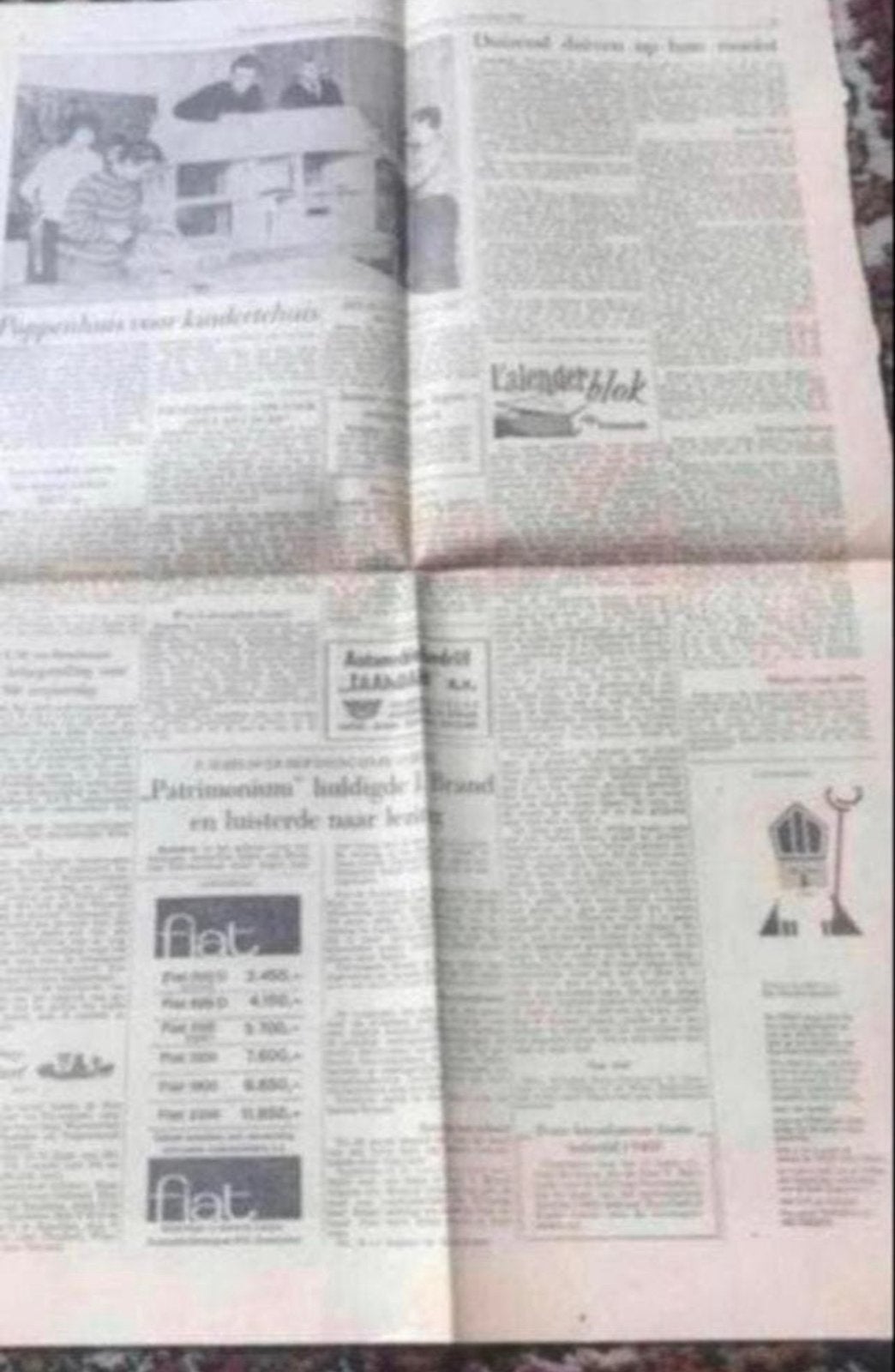 Krantenartikel Prinses Wilhelmina's uitvaart met foto's, Ophalen of Verzenden, Gelezen, Krant