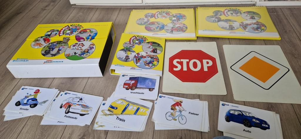 Verkeers educatie lijn veilig verkeer groep 1 ,2 en 3, Ophalen of Verzenden, Zo goed als nieuw, 3 tot 4 jaar