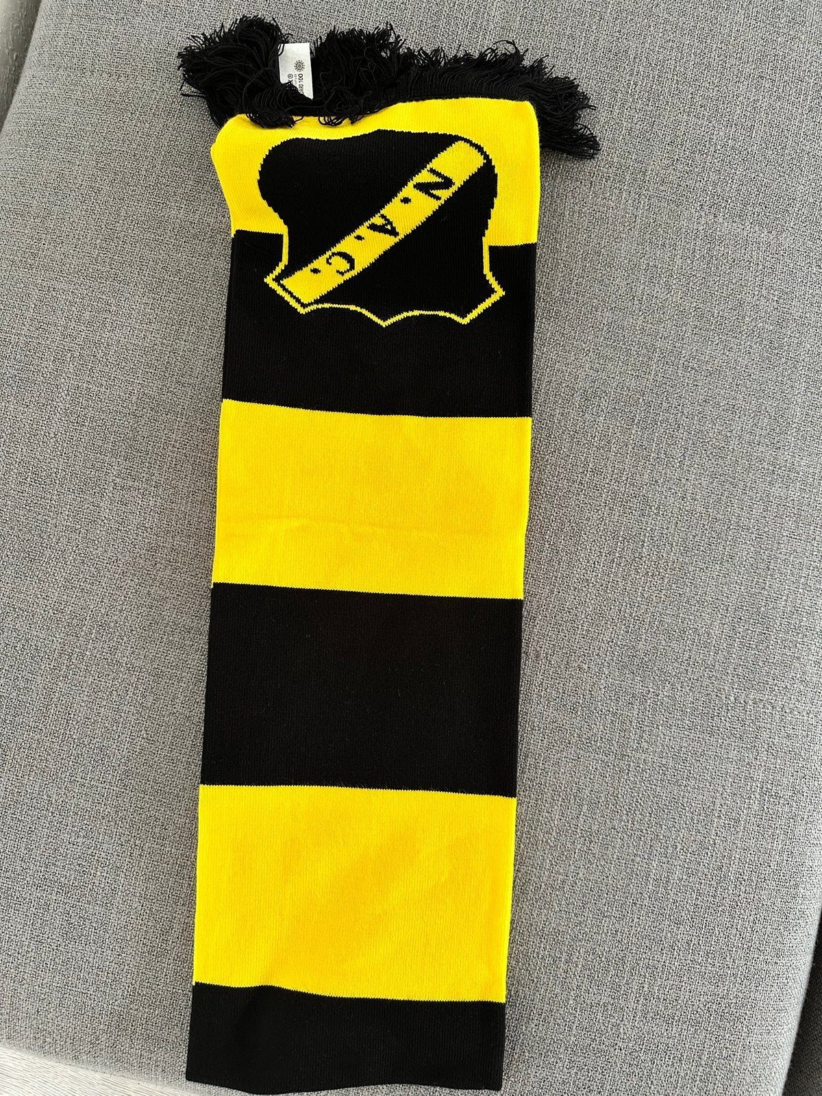 NAC Breda Sjaal - Zwart/Geel gestreept, Nieuw, Ophalen of Verzenden, Nieuw, Overige maten, Sjaal