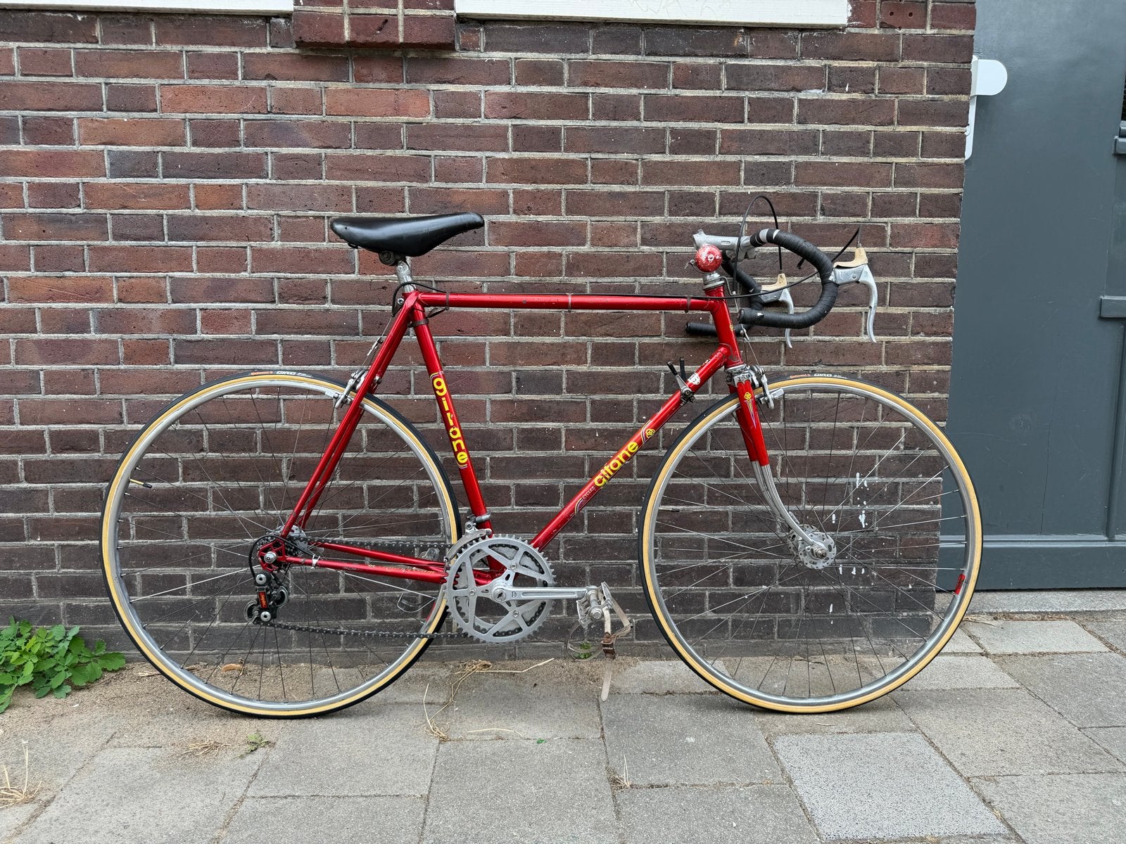 Vintage Gitane racefiets mt58 bordeauxrood en gele letters, Fietsen en Brommers, Fietsen | Racefietsen, 28 inch, Gebruikt, Velgrem
