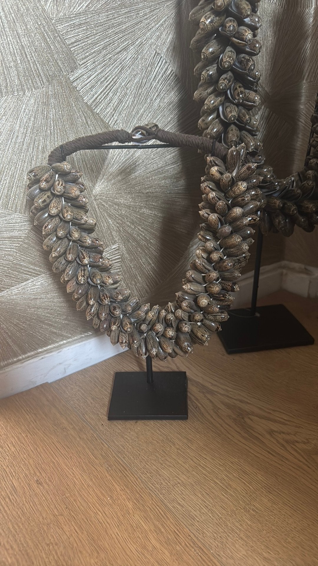 Schelpen ketting set op standaard, Huis en Inrichting, Woonaccessoires | Kransen, Ophalen of Verzenden, Nieuw