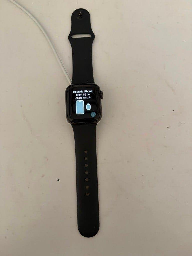Apple Watch SE 40mm space gray, Sieraden, Tassen en Uiterlijk, Smartwatches, Ophalen, Gebruikt, Apple Watch ⌚️, IOS