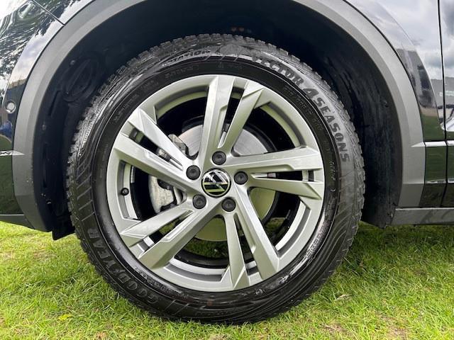 Volkswagen T-ROC 1.5 TSI R-Line, Voorwielaandrijving, Euro 6, 4 cilinders, 150 pk