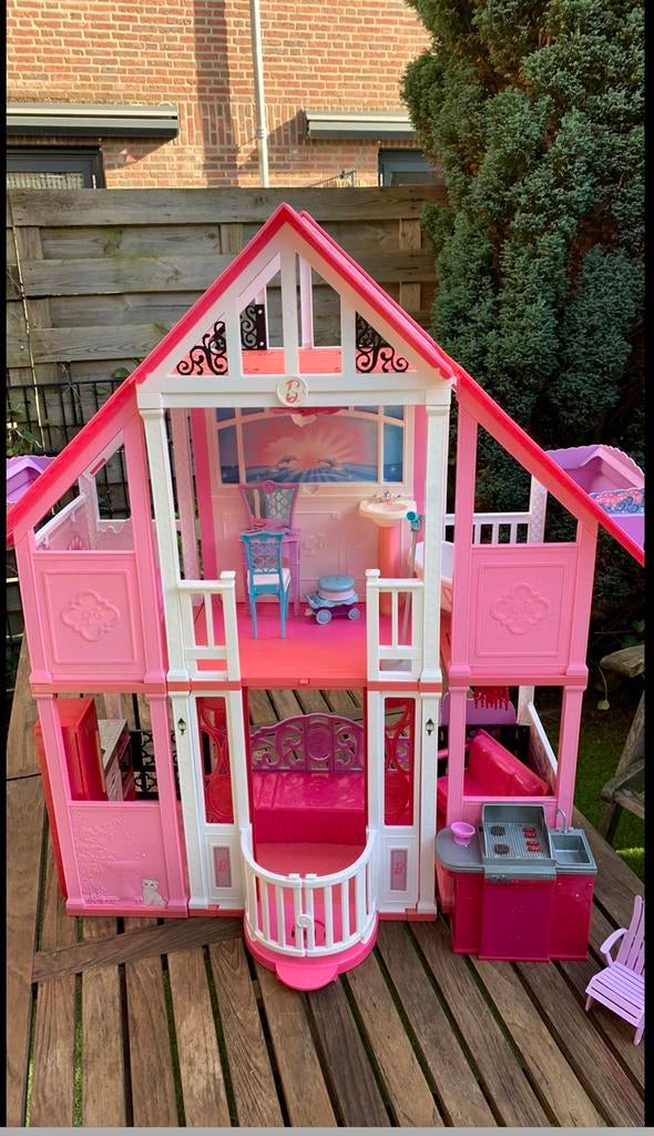 Groot Vintage Barbie huis Mattel, Kinderen en Baby's, Speelgoed | Poppenhuizen, Ophalen, Zo goed als nieuw, Toebehoren