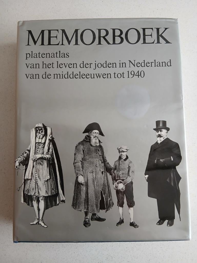 MEMORBOEK: Platenatlas Joden in Nederland, Ophalen of Verzenden, 20e eeuw of later, Zo goed als nieuw, Onbekend