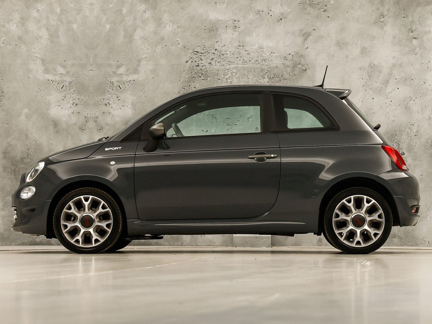 Fiat 500 1.0 Hybrid Sport (VIRTUAL COCKPIT, GROOT NAVI, CLIM, Auto's, 12 maanden, 4 stoelen, Origineel Nederlands, Bedrijf