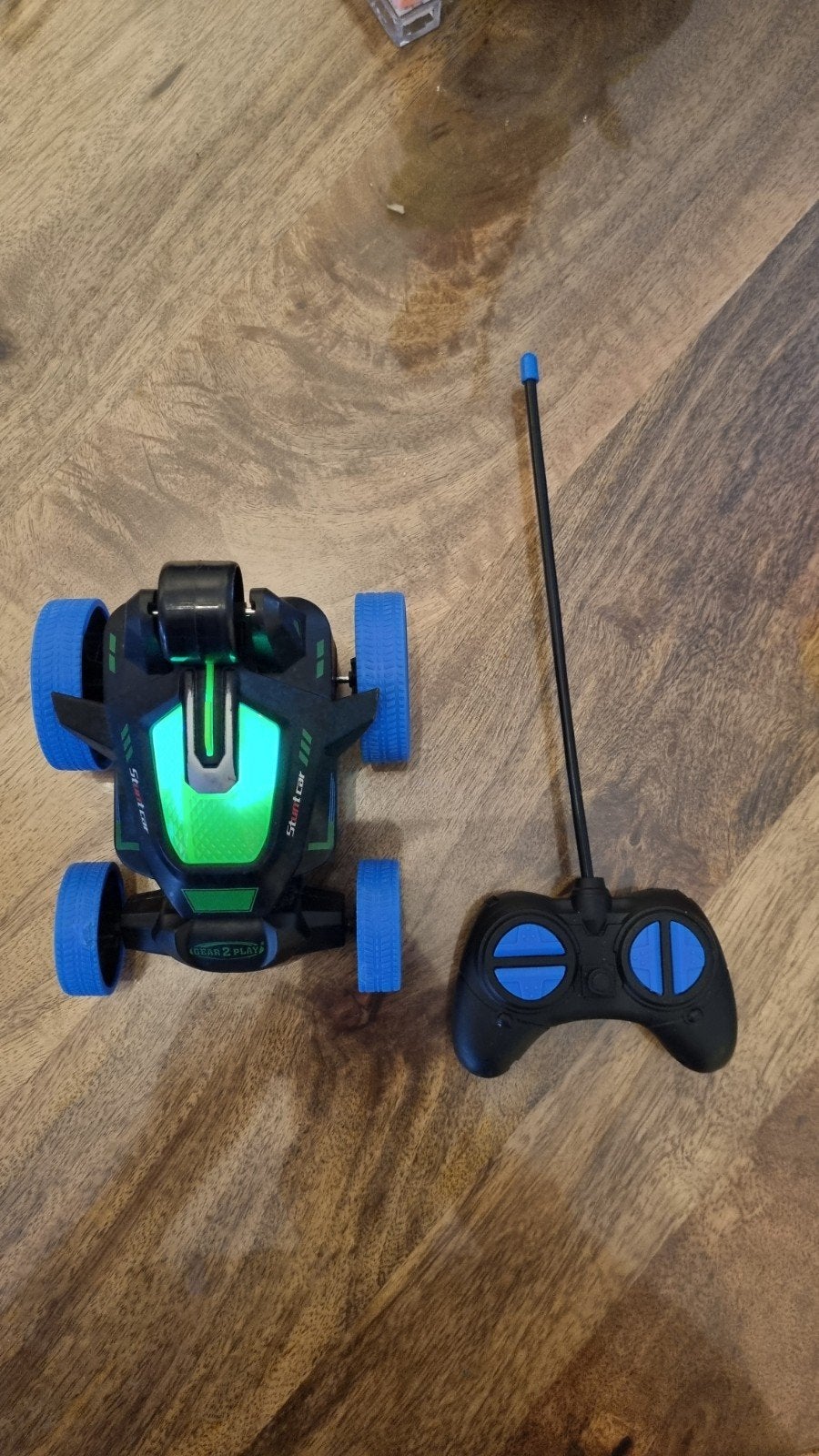 Gear 2 play  stunt car afstand bestuurbare auto, Hobby en Vrije tijd, Ophalen of Verzenden, Groter dan 1:32, Auto, Overige merken