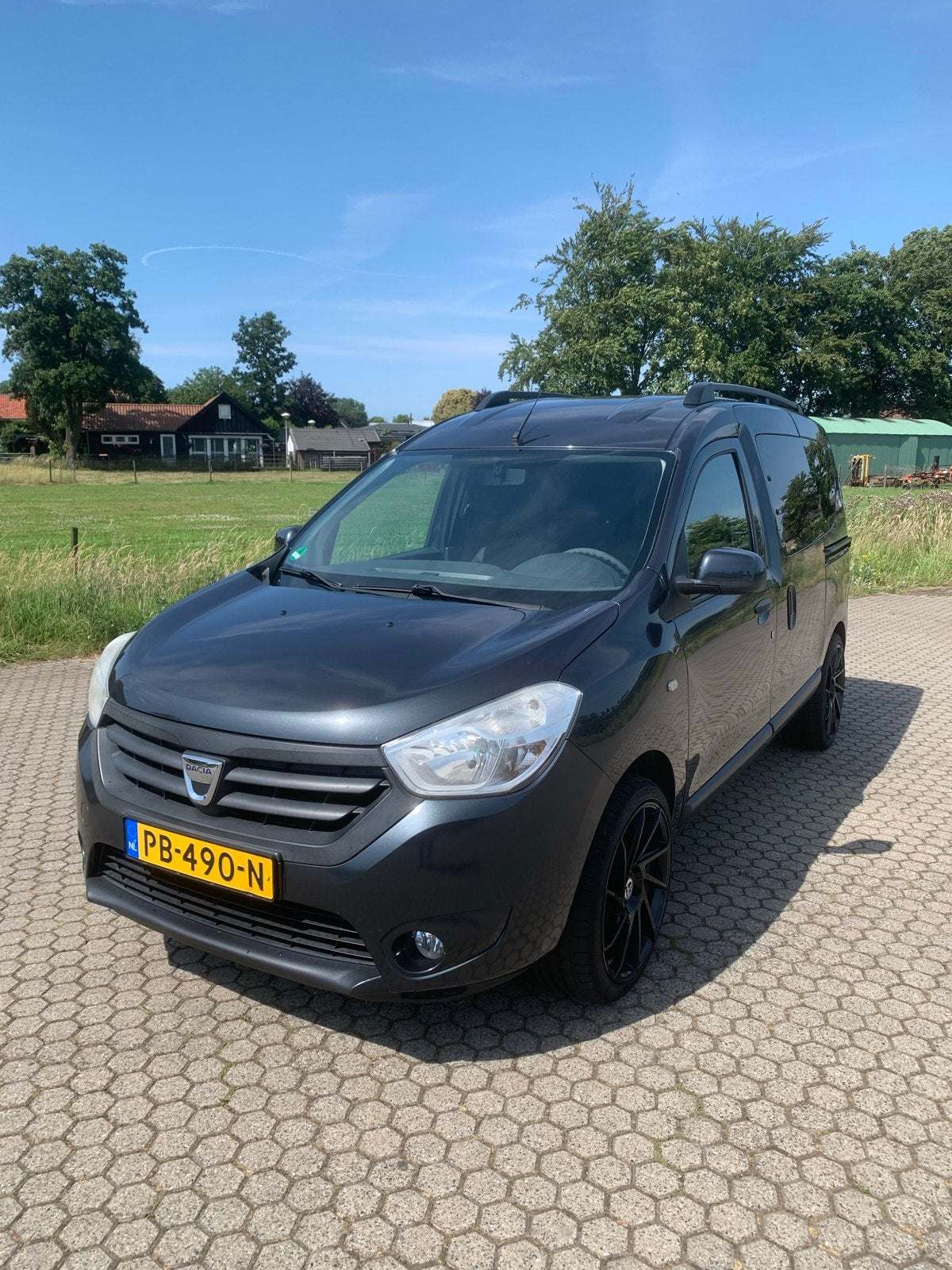 Dacia Dokker 1.6 TCE 61KW 2013 Grijs, camperbed, 18” wielen, Auto's, Dacia, Voorwielaandrijving, 83 pk, 49 €/maand, 14 km/l