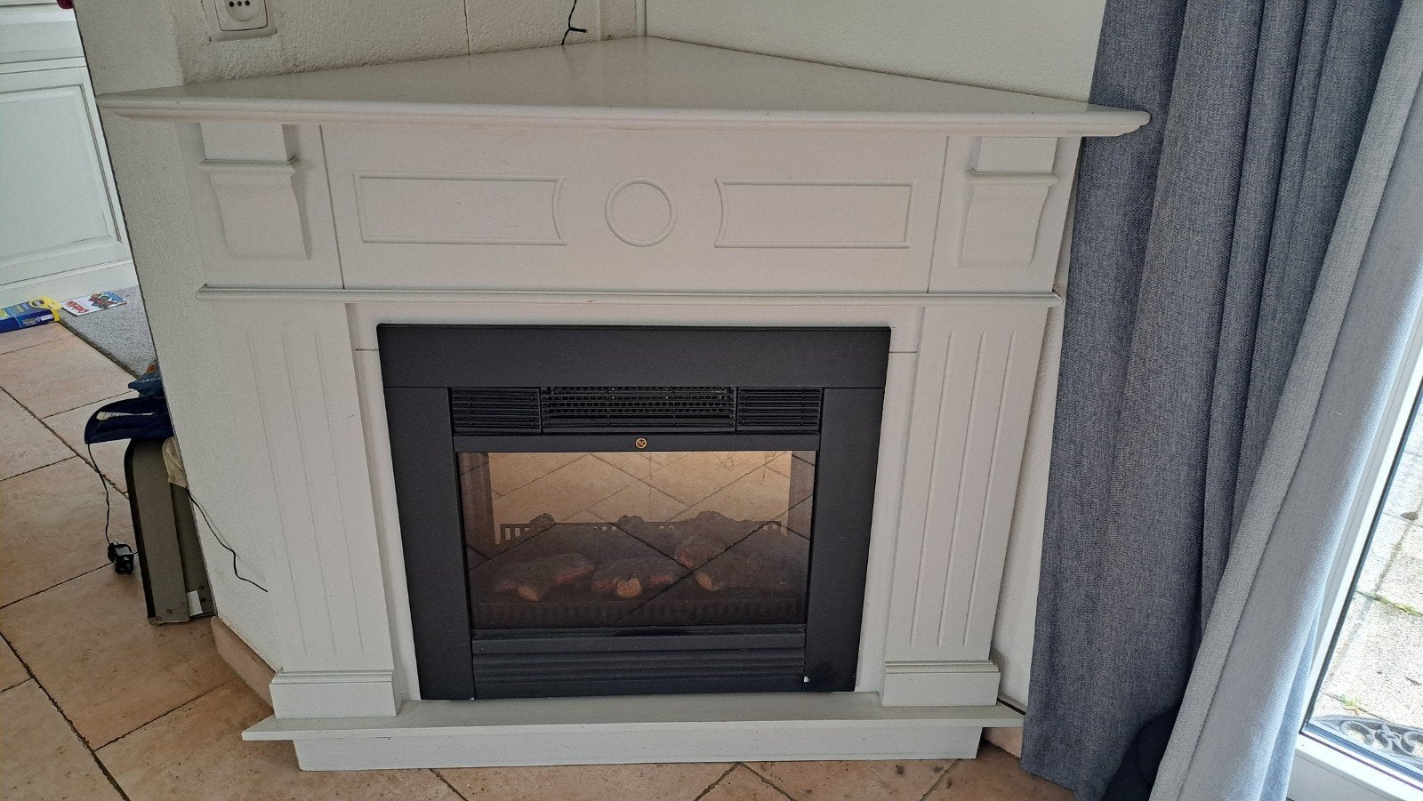 Elektrische hoeksfeerhaard met warmte funtie., Huis en Inrichting, Haarden, Ophalen, Gebruikt, Elektrische haard