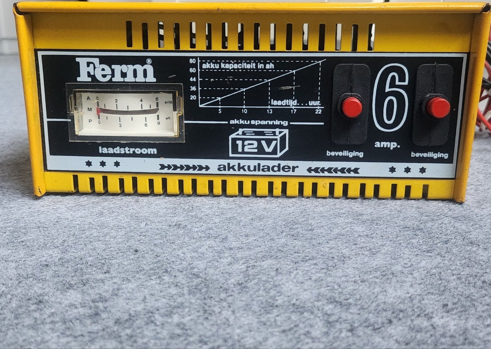 Ferm Acculader 12V 6 Amp - Type A 0020, Ophalen of Verzenden, Gebruikt