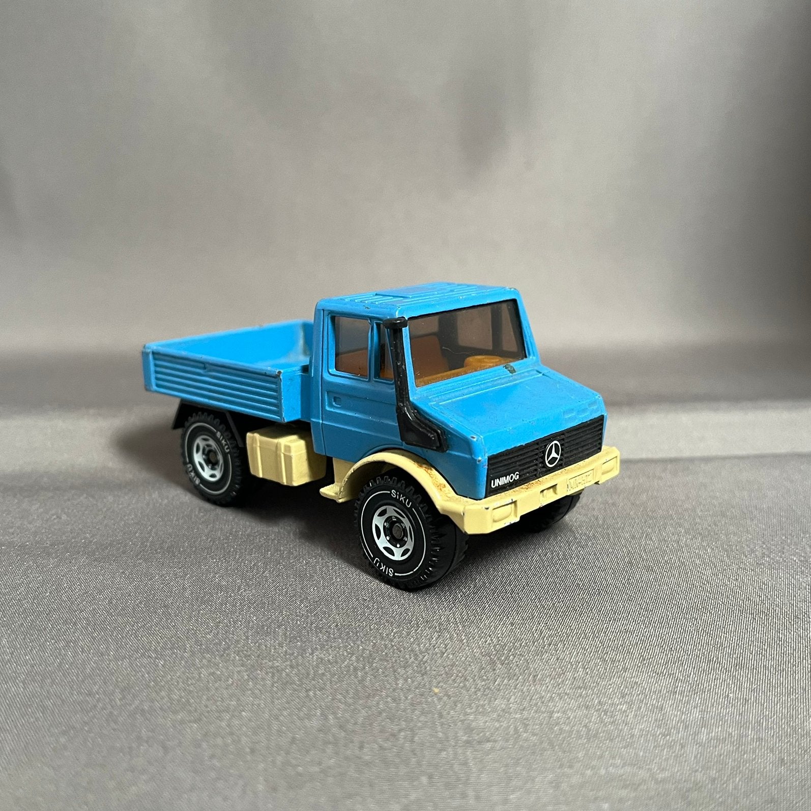 Siku Mercedes-Benz Unimog U1500 – Schaal 1:55 – Vintage, Ophalen of Verzenden, Bus of Vrachtwagen, SIKU