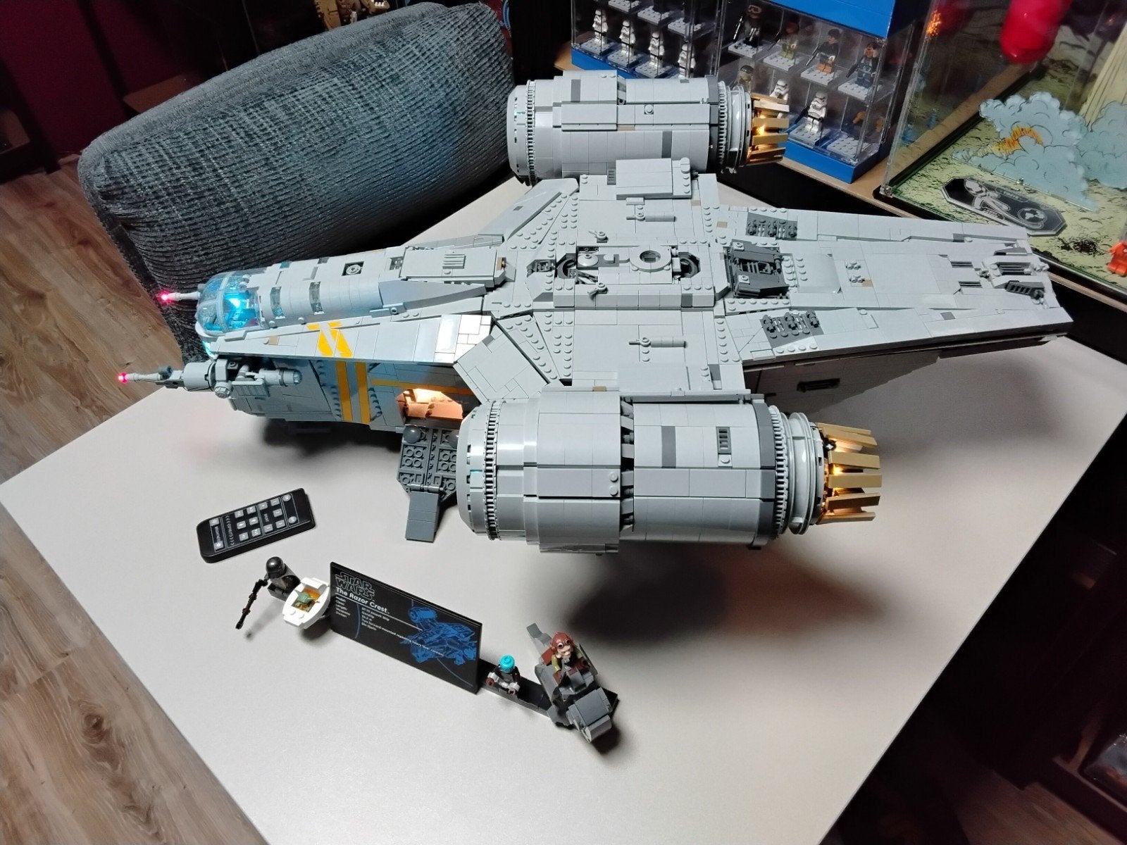 LEGO STAR WARS UCS Razor Crest met verlichting - 75331

comp, Ophalen of Verzenden
