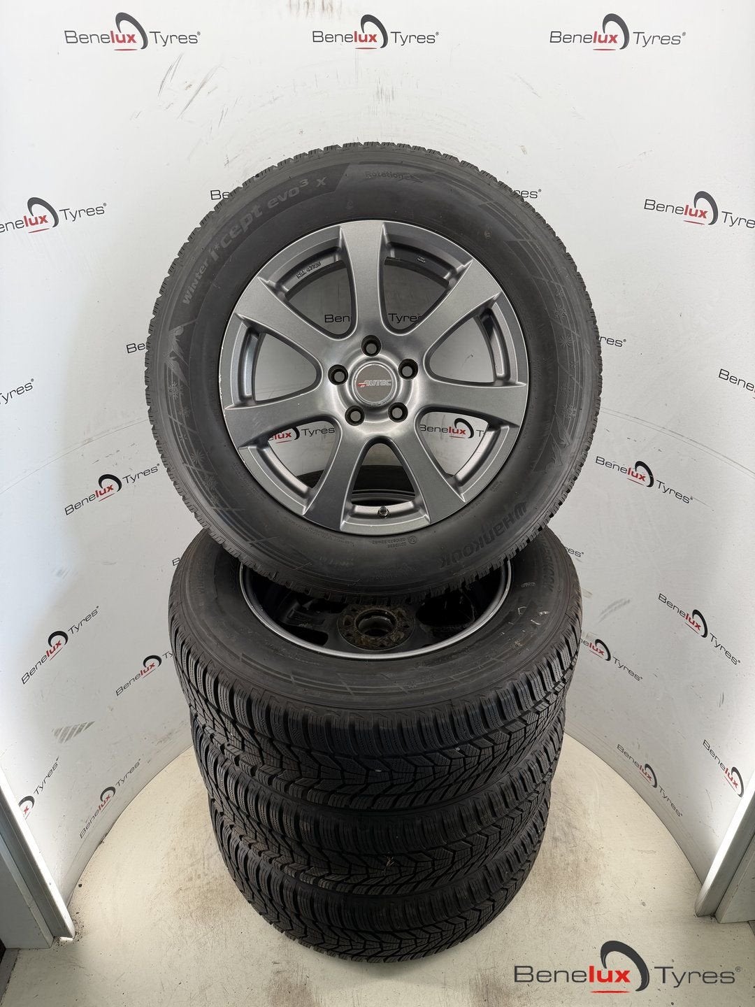 Nissan Micra NV300 Primera Pulsar Qashqai Quest Roque Serena, Gebruikt, -, -, Banden en Velgen
