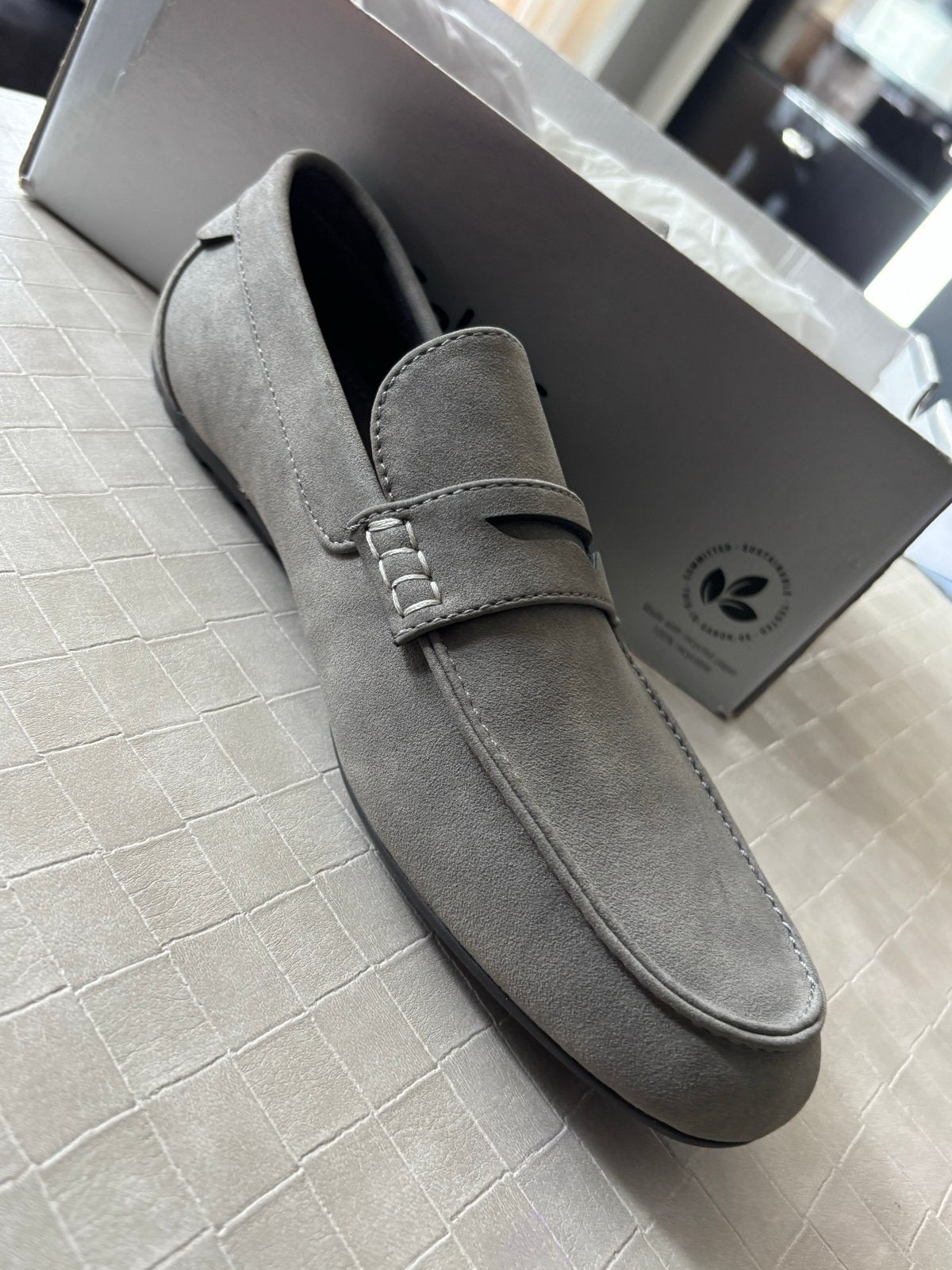 Nieuwe Pier One loafers - Grijs suède look, Ophalen of Verzenden, Nieuw, Overige kleuren, Loafers