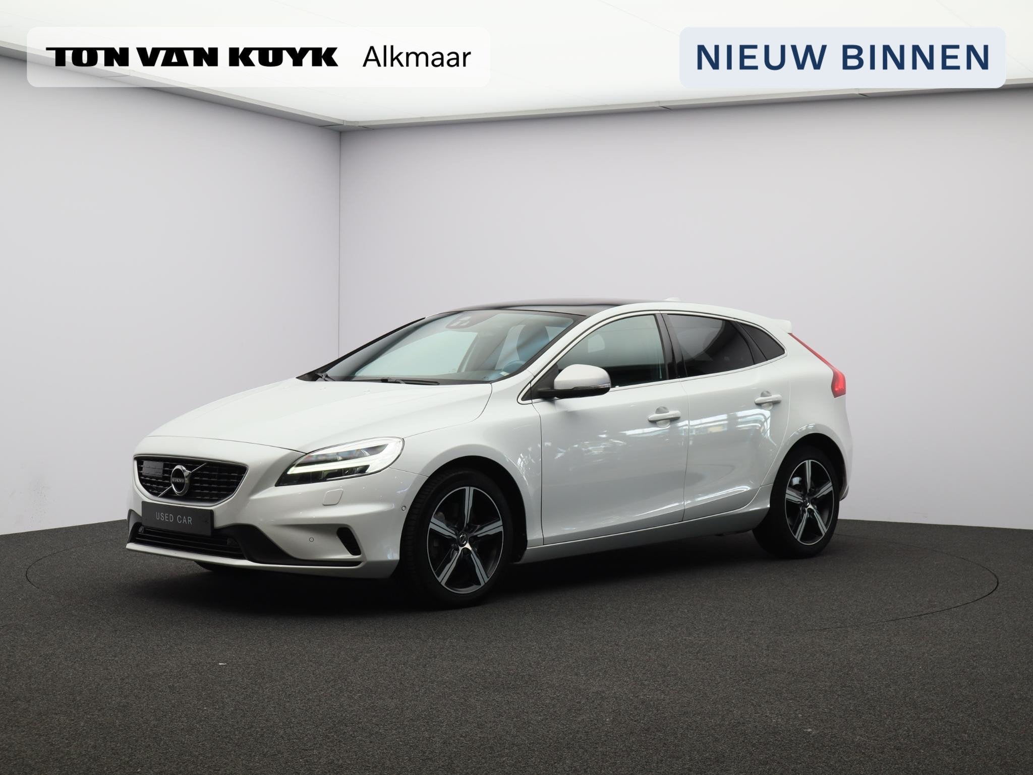 Volvo V40 T3 Automaat Polar+ Sport R-Design / Trekhaak / Ada, Auto's, Volvo, Euro 6, 700 kg, Wit, Origineel Nederlands