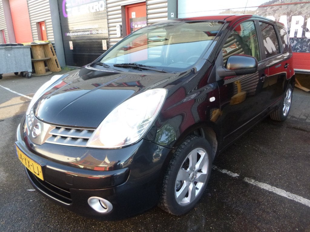 Nissan Note 1.6 Zwart,alles elektrisch,trekh.etc.APK 10-2027, Voorwielaandrijving, 4 cilinders, Origineel Nederlands, Handgeschakeld