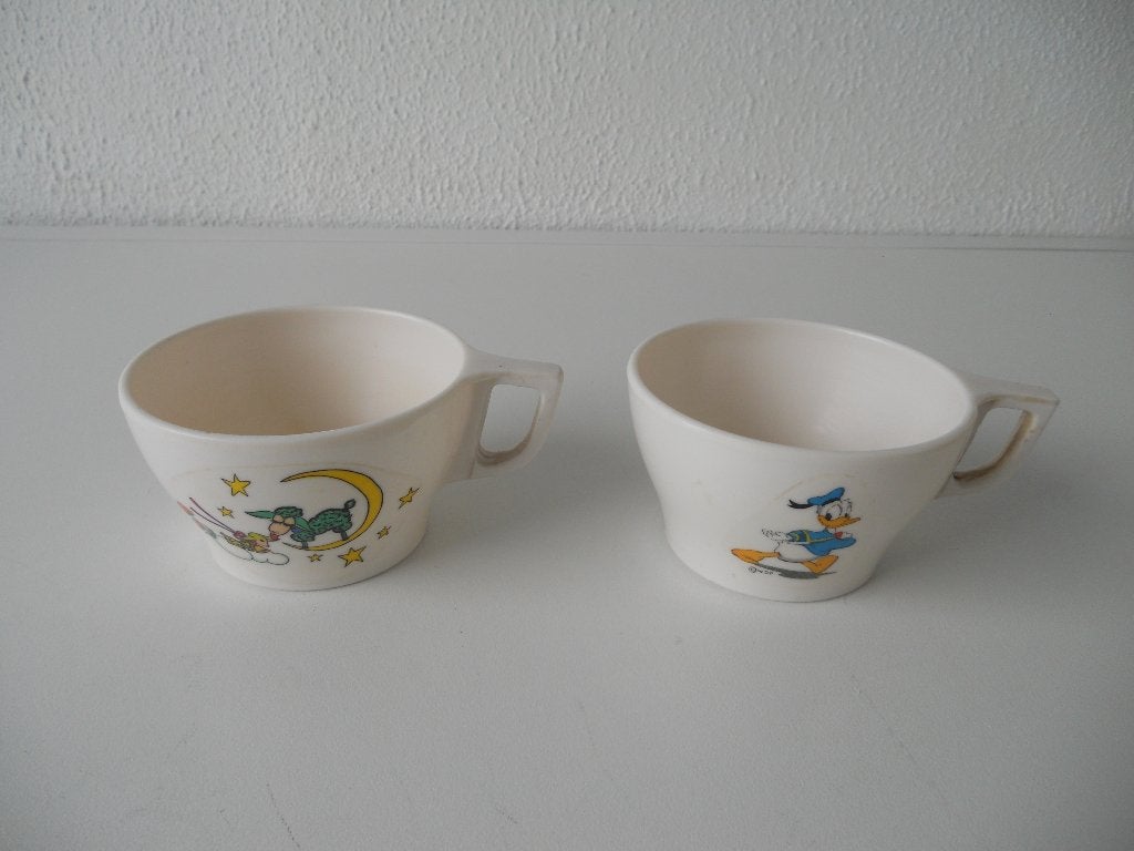 2 kopjes Ornamin voor kinderen, Ophalen of Verzenden, Aardewerk, Overige stijlen, Bord(en)