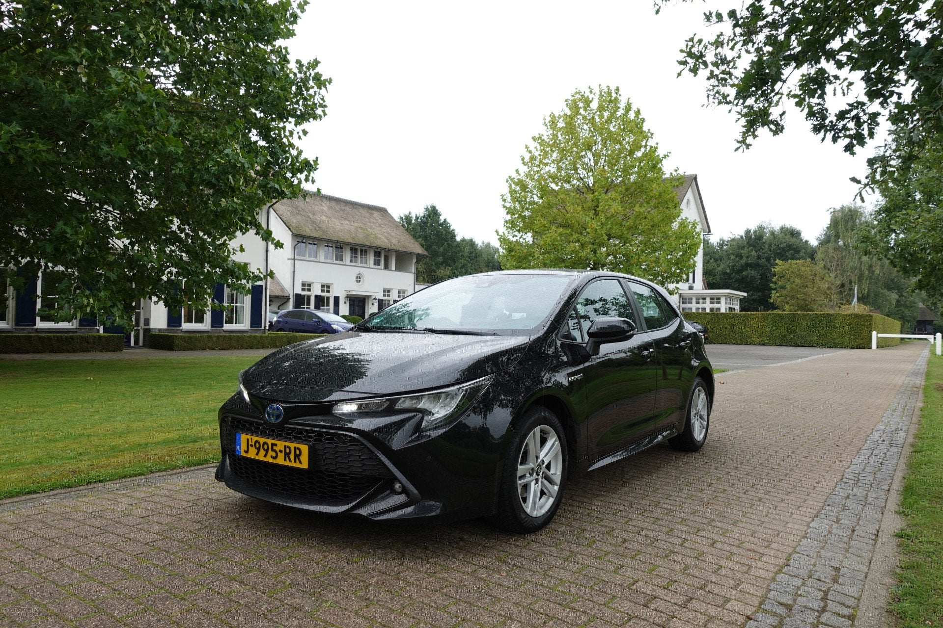 Toyota Corolla 1.8 Hybrid Active | Camera | PDC | Adaptive C, Auto's, 450 kg, Gebruikt, 4 cilinders, Met garantie (alle)