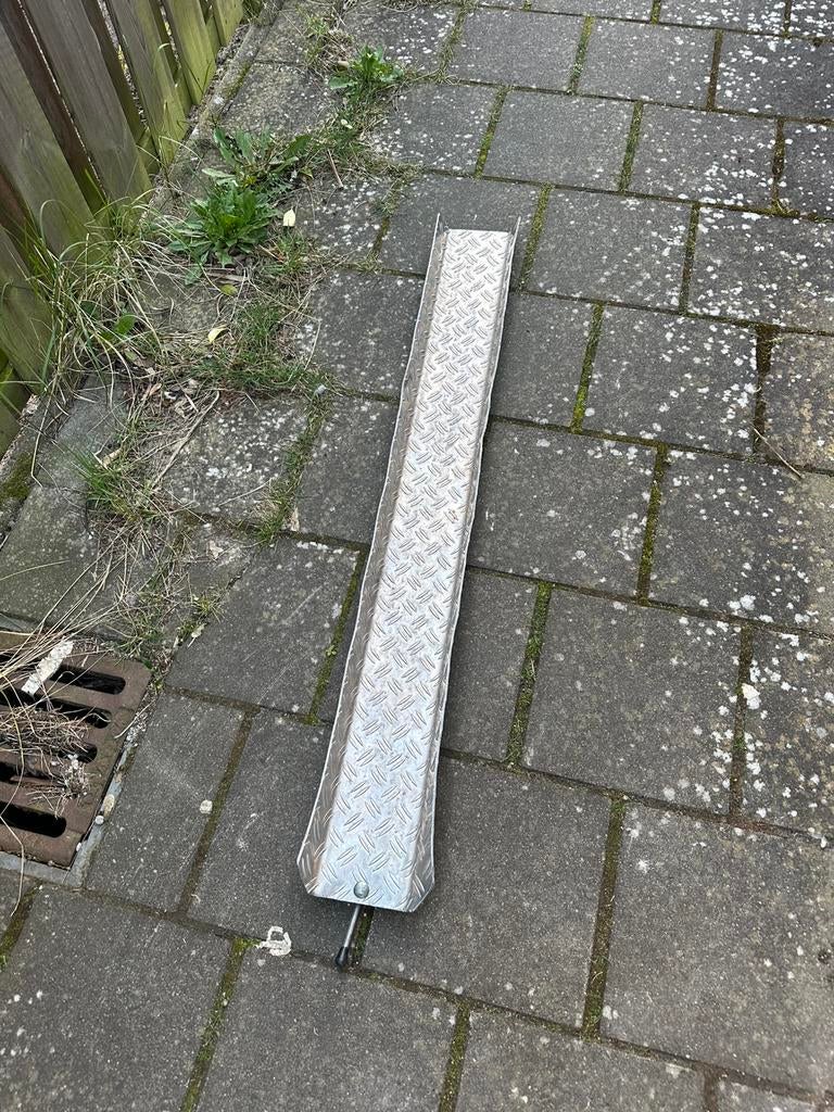 Oprijplaat / Oprijgoot traanplaat, Ophalen of Verzenden, Zo goed als nieuw