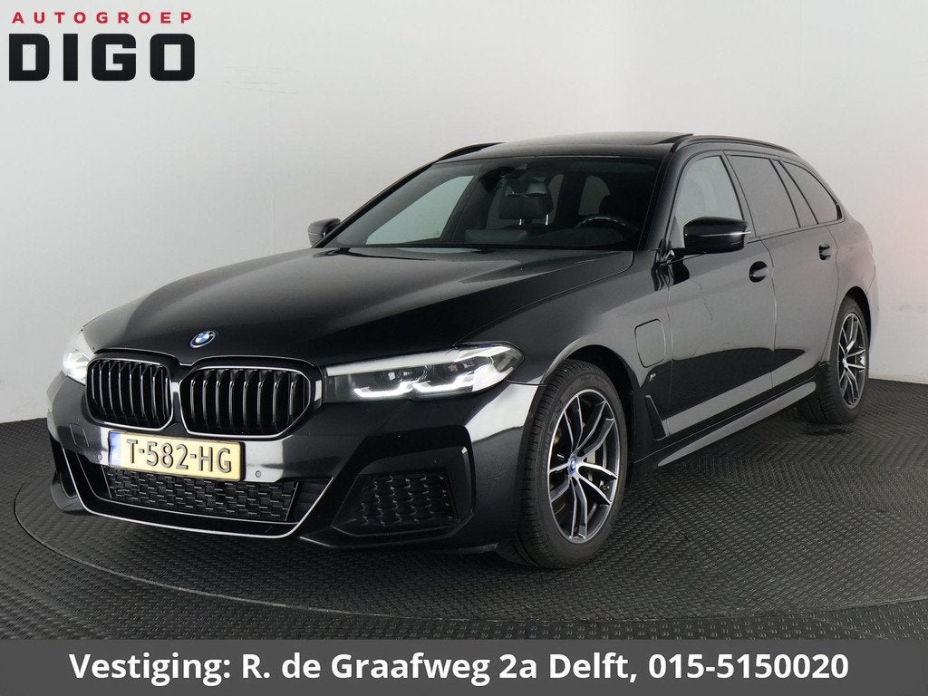 BMW 5-serie Touring 530e Business Edition Plus M-Pakket | St, Auto's, BMW, Achterwielaandrijving, Gebruikt, 4 cilinders, Alcantara