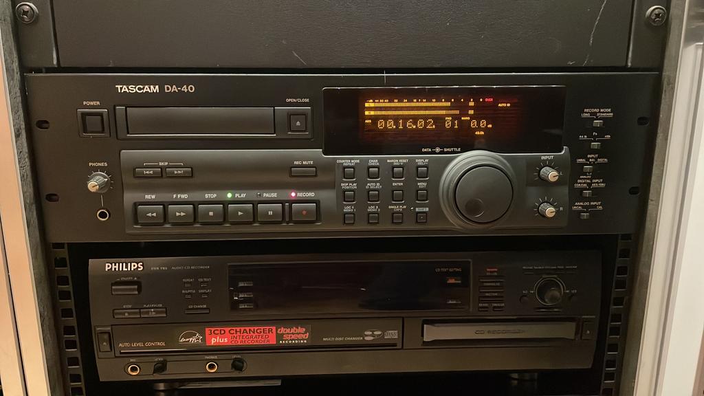 Tascam DA-40 High-End Broadcast/Mastering grade DAT Recorder, Audio, Tv en Foto, Cassettedecks, Enkel, Overige merken, Tape counter