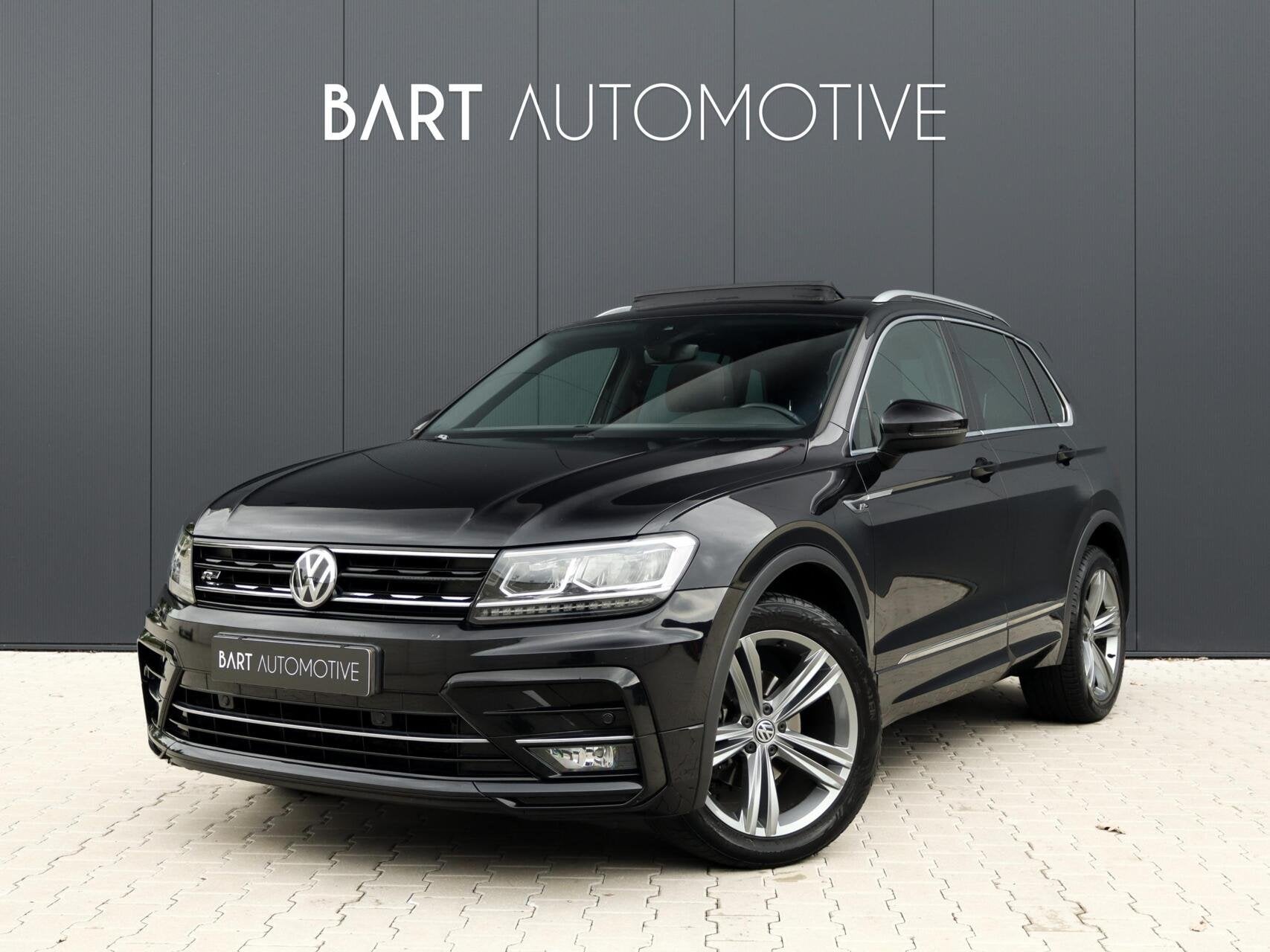 Volkswagen Tiguan 1.4 TSI 4Motion Highline R|ACC|Pano|Trekha, 15 km/l, Gebruikt, 4 cilinders, Alcantara