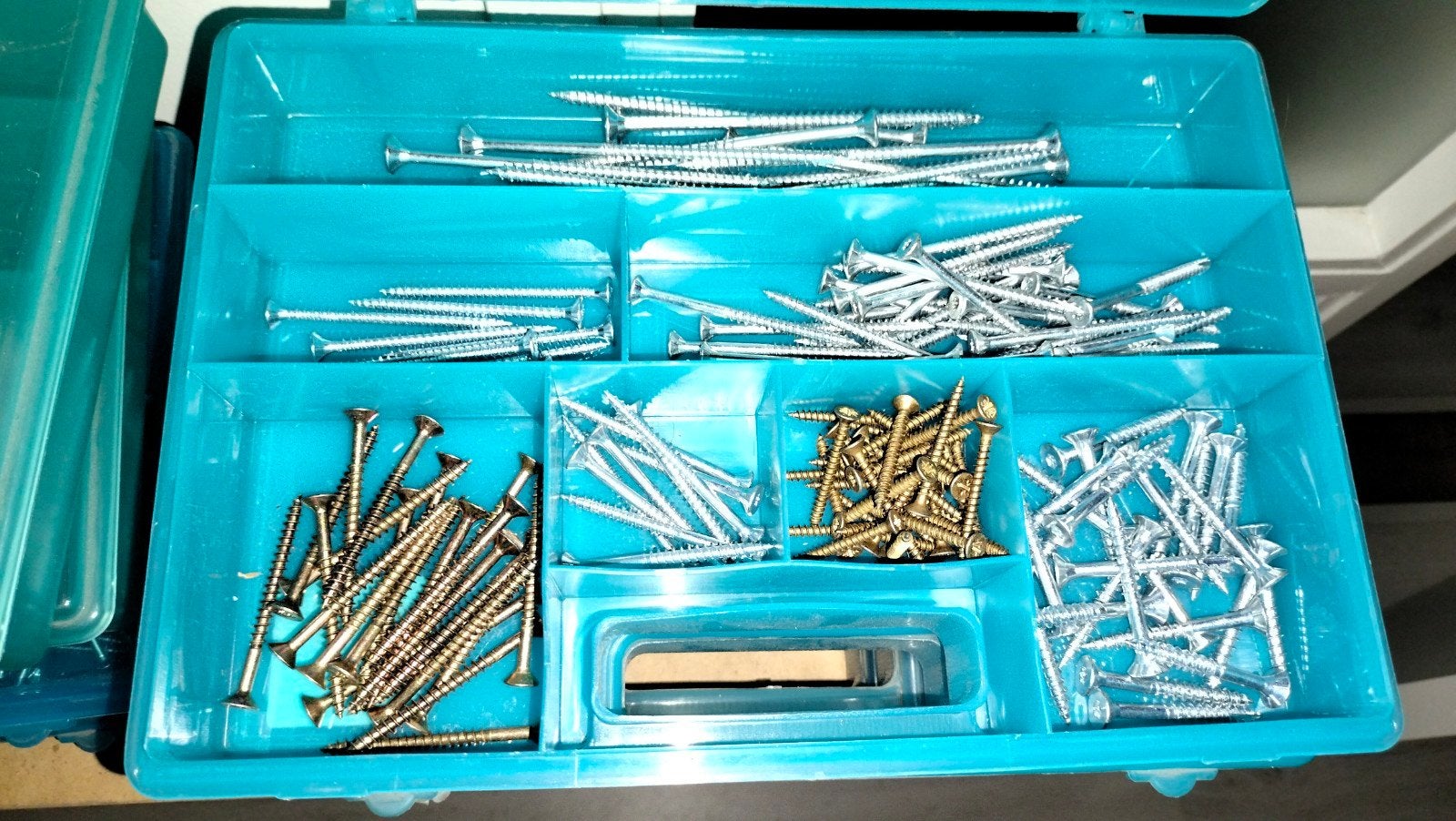 Diverse schroeven in handige opbergdoos, Ophalen, Nieuw