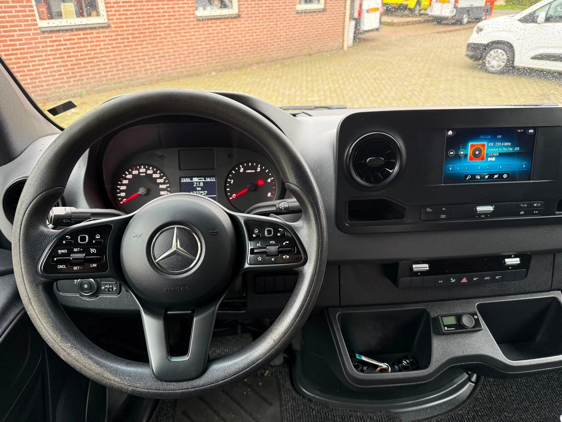 Mercedes-Benz Sprinter 314 2.2 CDI L1H2 Carplay automaat eur, Auto's, Gebruikt, Euro 6, 2000 kg, Bedrijf